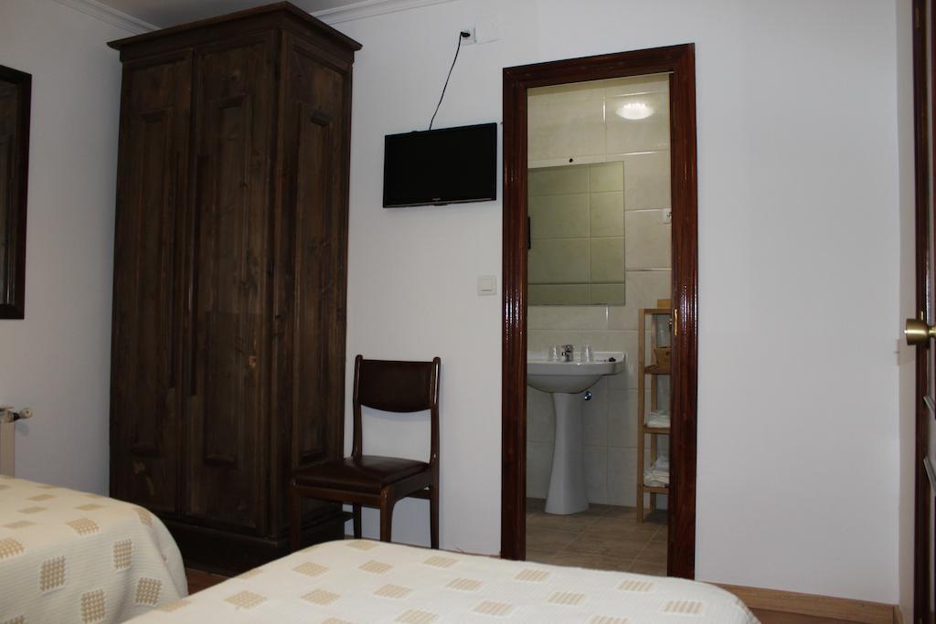 Hotel Hostal Monte Rio Trescares Habitación foto