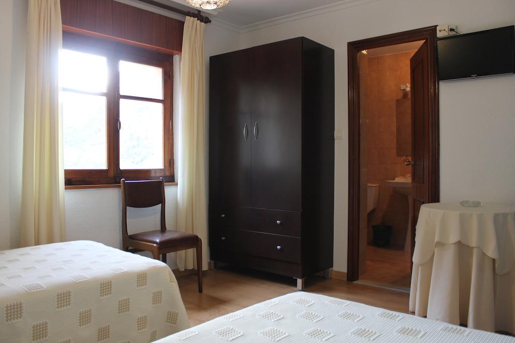 Hotel Hostal Monte Rio Trescares Habitación foto
