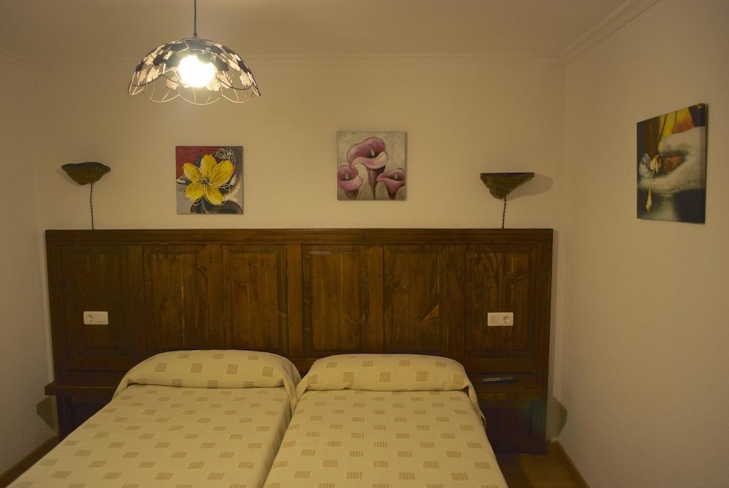 Hotel Hostal Monte Rio Trescares Habitación foto
