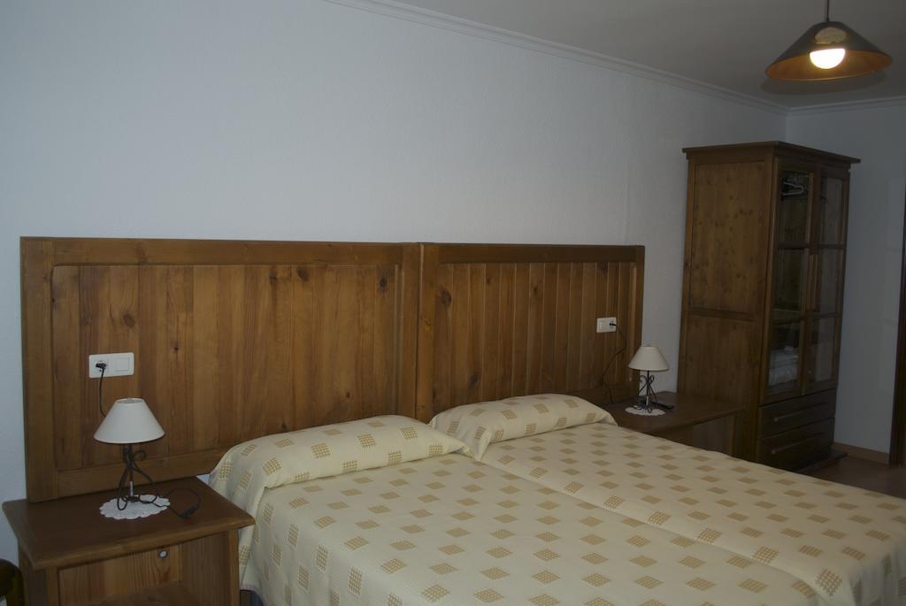 Hotel Hostal Monte Rio Trescares Habitación foto